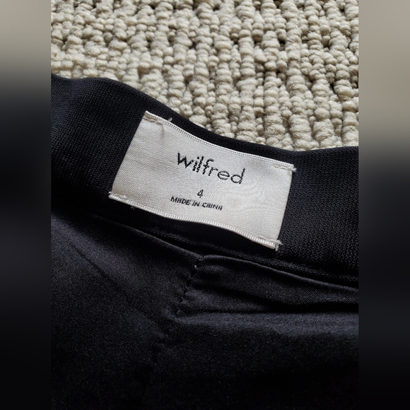 Wilfred Scalloped Shorts - Picture 8 of 8